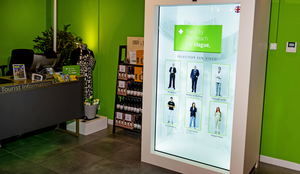 Op de foto zie je de hologrambox die staat in de This is The Hague Info Store op Den Haag Centraal Op de foto zie je de hologrambox die staat in de This is The Hague Info Store op Den Haag Centraal